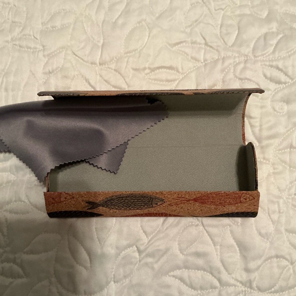 Fish Pattern Cork Sunglasses Case - Picture 3 of 4